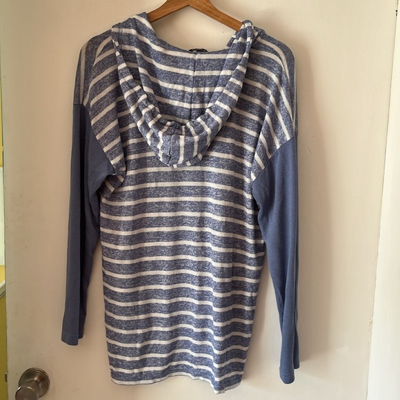 Jones New York Hoodie - Picture 5 of 11